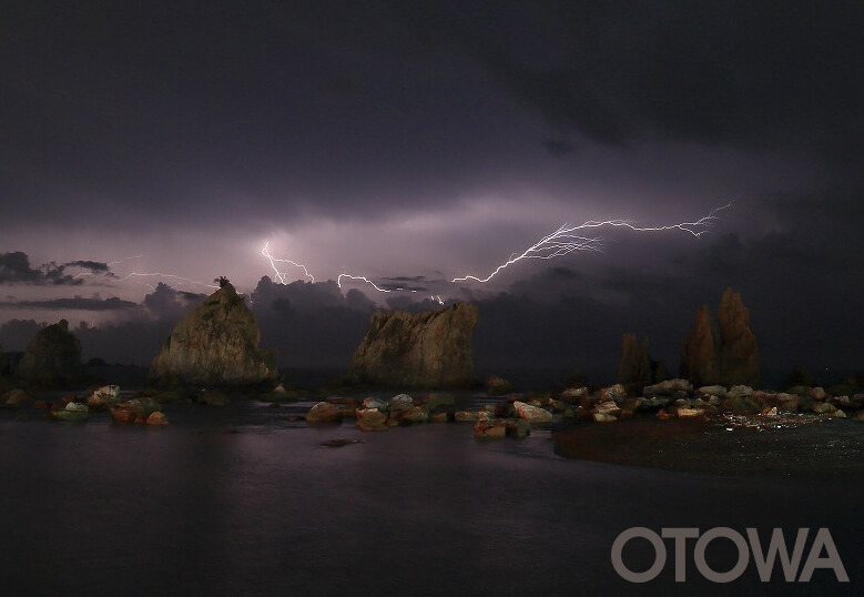 The 18th 雷写真コンテスト受賞作品 Fine Work -Lightning at the tip of Honshu-